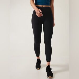 Athleta Sz Large Black Accelerate 7/8 Tight Leggings